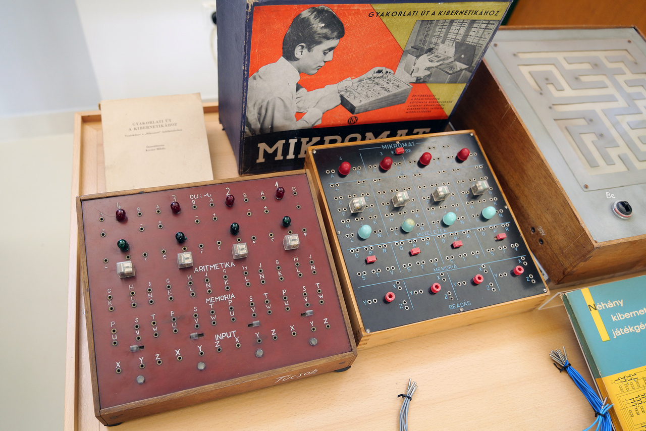 Mikromat építőkészlet