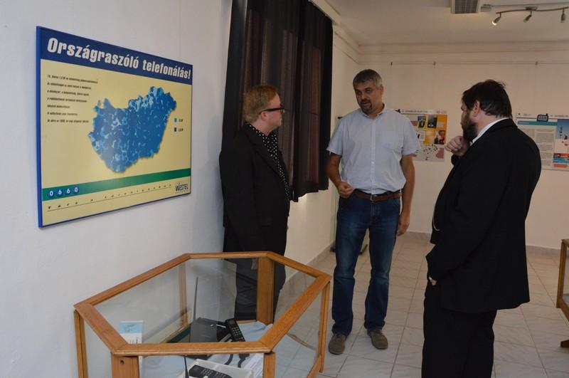 Képes Gábor, Vida Tamás (Túrkeve polgármestere, középen) és Kapás János Zsolt. Fotó: Árvai Imre, Finta Múzeum