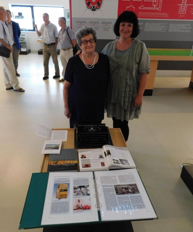 Muszka Dániel özvegye és lánya