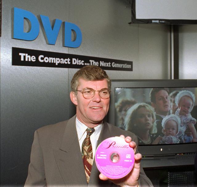 Robert Minkhorst (Philips) 1996-ban mutatta be a DVD-lemezt